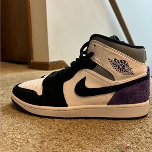 Nike Air Jordan 1 Mid Se White/Court Purple-Black